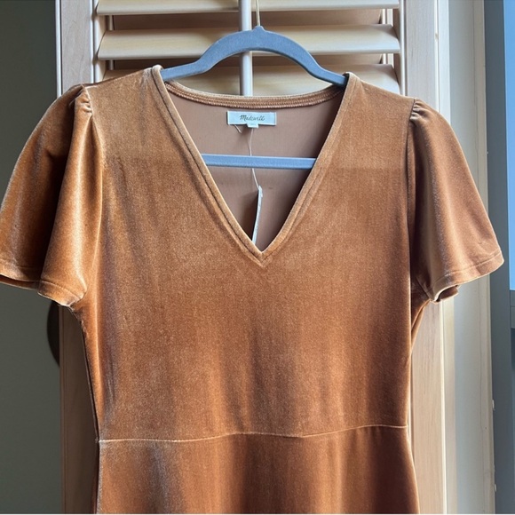 NWT Madewell Velvet V-Neck Flutter-Sleeve Dress - Picture 5 of 7